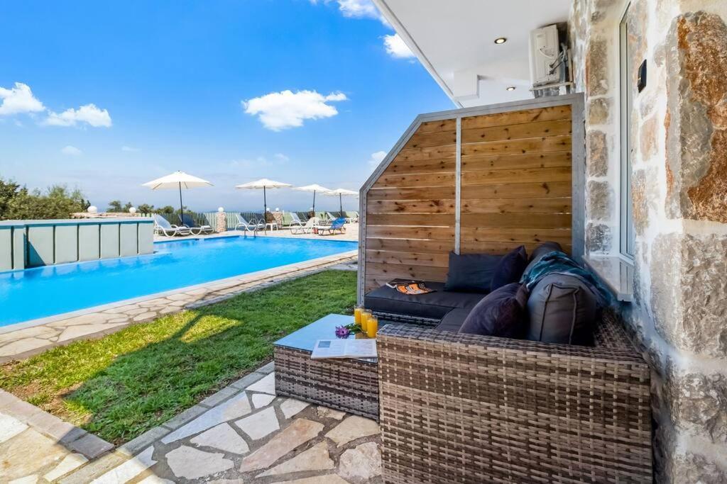 Sea View Apartment *